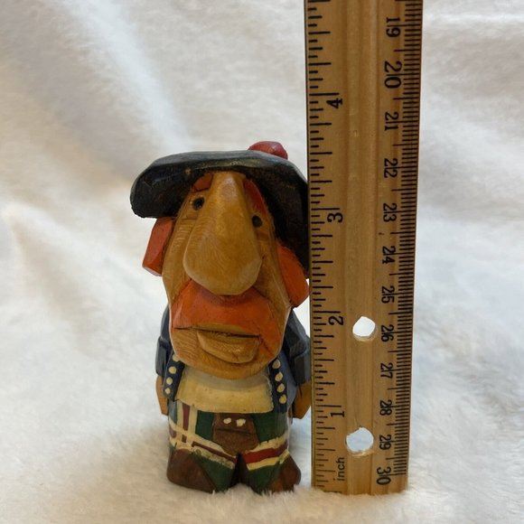 RARE Vintage Donald Corr Carved Scottish Figure Painted Primitive Folk Art 3.5” - Picture 8 of 8